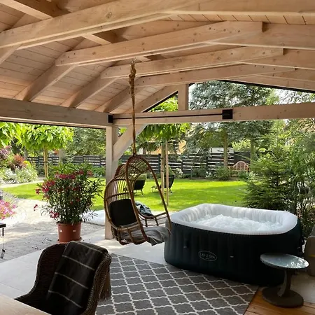 아파트 Hortus Z Klimatyzacja 볼레스와비에츠