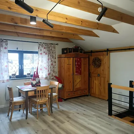 Hortus Z Klimatyzacja 아파트 볼레스와비에츠